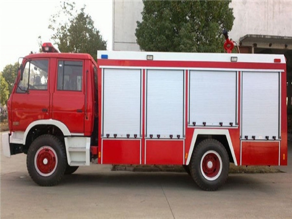 重汽豪沃泡沫消防車(chē)-16噸