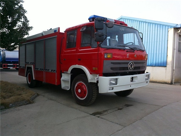 東風(fēng)天錦泡沫消防車(chē)