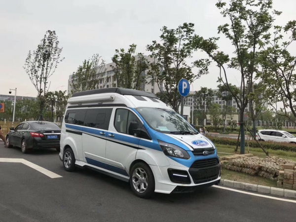 福特新全順V362流動(dòng)服務(wù)車(chē)
