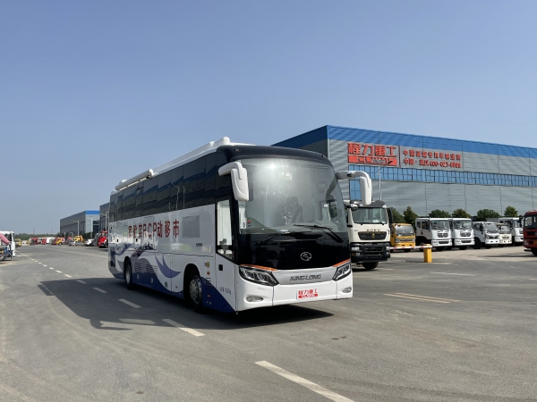 金旅大巴12米采血車(chē)