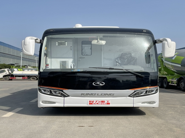 金旅12米核酸檢測車(chē)