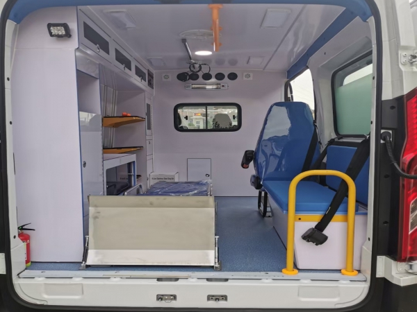 上汽大通V90救護車(chē)