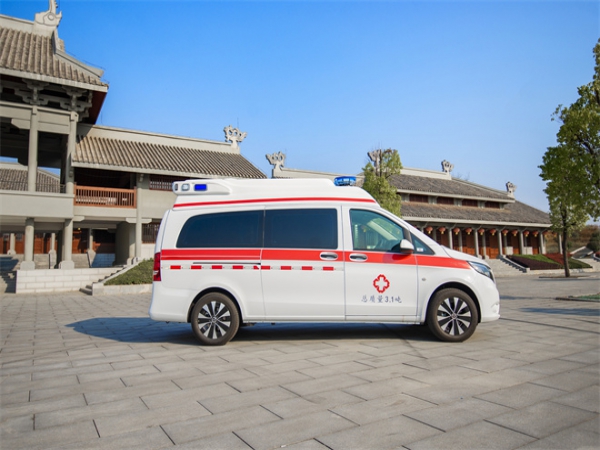 奔馳救護指揮車(chē)