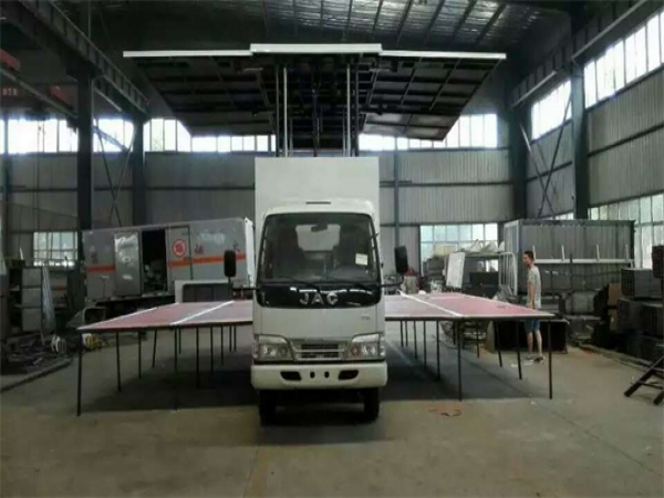 江淮4.2米舞臺車(chē)