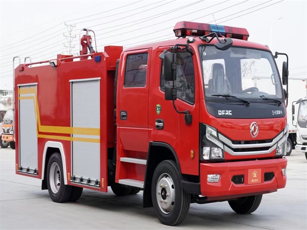 東風(fēng)華神6方水罐消防車(chē)