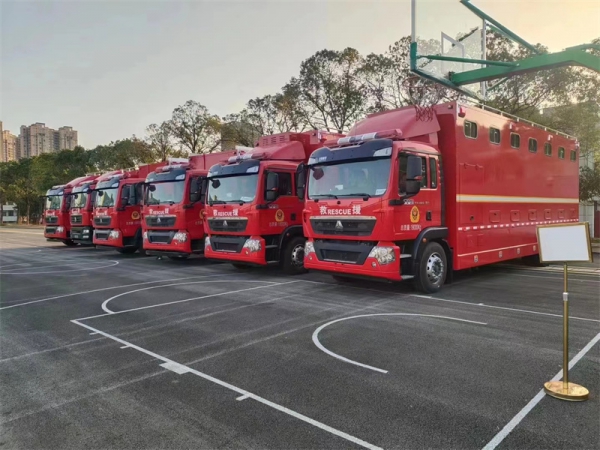 重汽汕德卡淋浴車(chē)